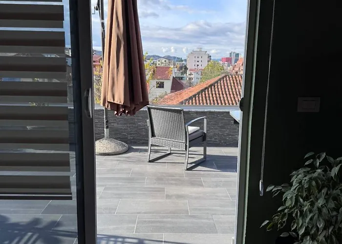 Terrace Escape Τίρανα
