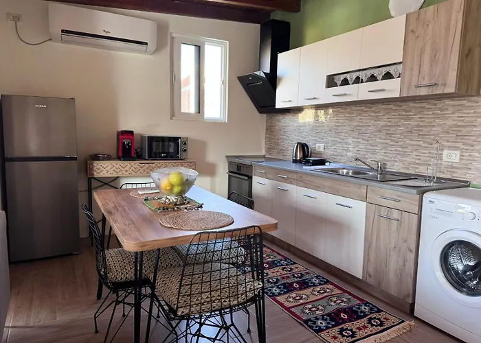 Terrace Escape * 티라나